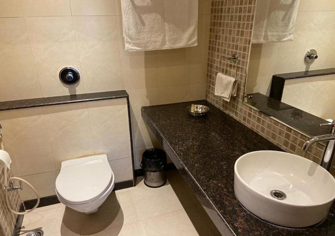 Calabash Luxury Near Airpot 4* New Delhi