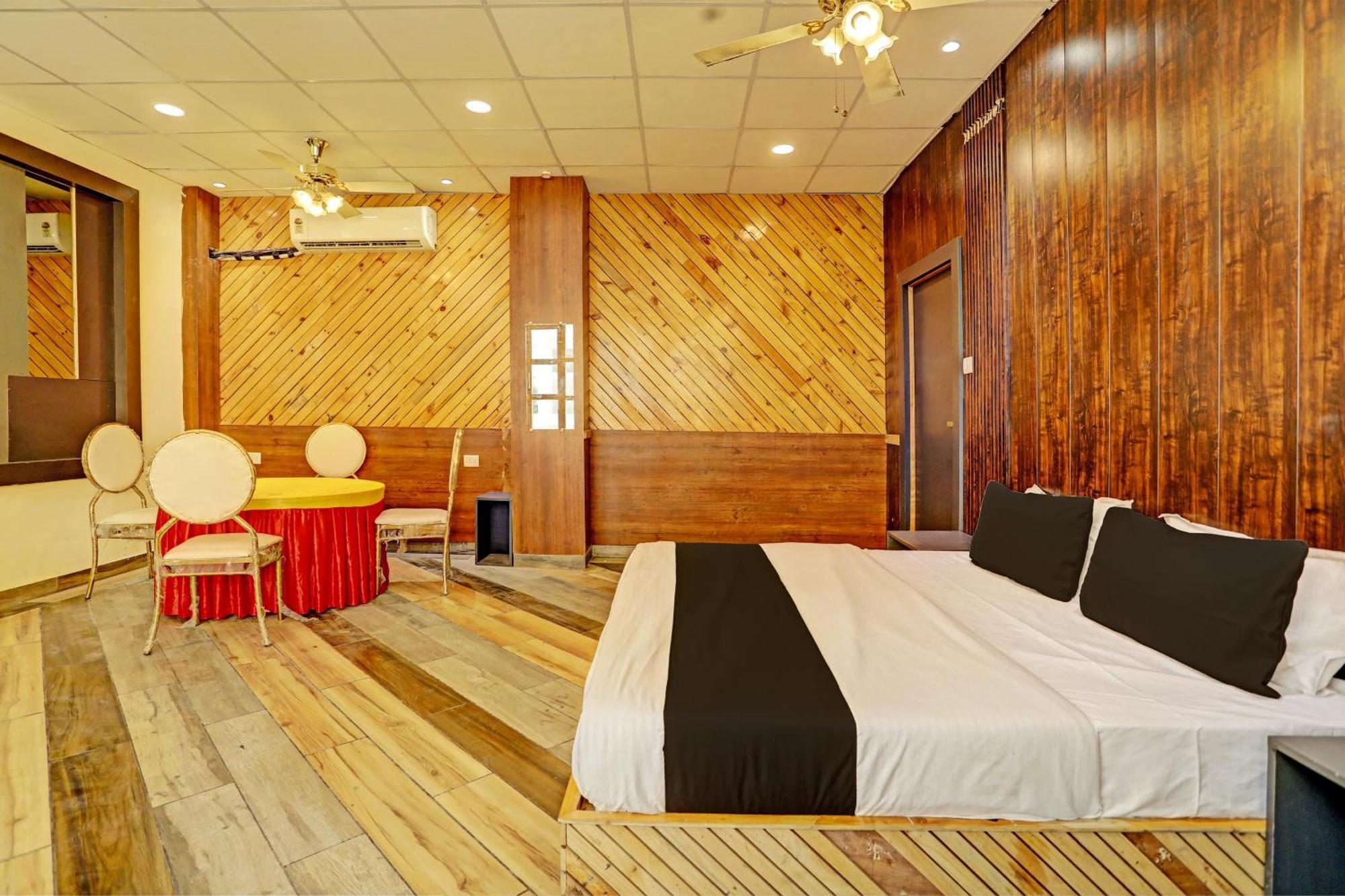 Hotel Calabash Luxury Near Airpot 4*